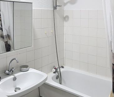 Location Appartement 2 pièces 40m² SETE 34200 - Photo 6