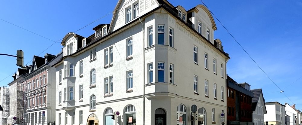 Ihr neues Zuhause mit Charme und großzügigem Raumgefühl! - Foto 1