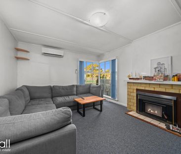 Charming Two Bedroom Home - Photo 1