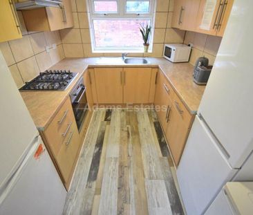 1 bedroom in a house share to rent - Photo 4