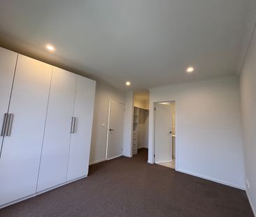 Contemporary Comfort with Modern Appeal - Photo 5