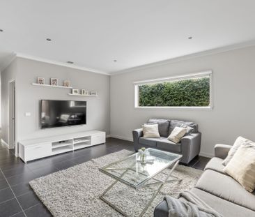 Stunning 3-Bedroom Family Home in Caroline Springs - Photo 2