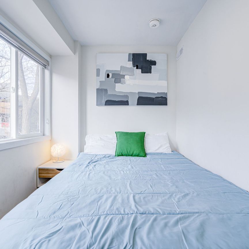 For Lease - 5 Sorauren Avenue Unit# 3, Toronto, Ontario - Photo 1