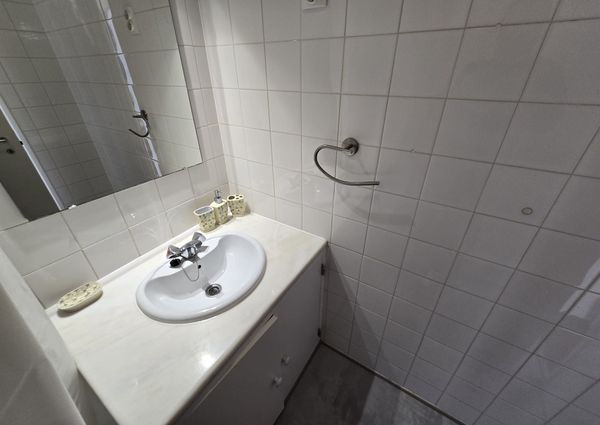 Apartamento T2, com varanda, perto do mar, Albufeira, Algarve
