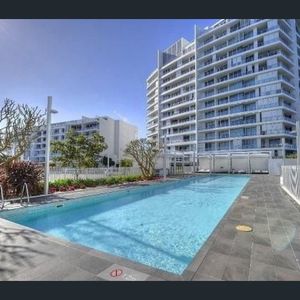 Exceptional Furnished Apartment With Incredible Views - Photo 2