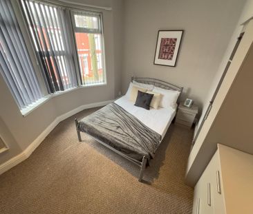 4 bedroom terraced house to rent - Photo 1