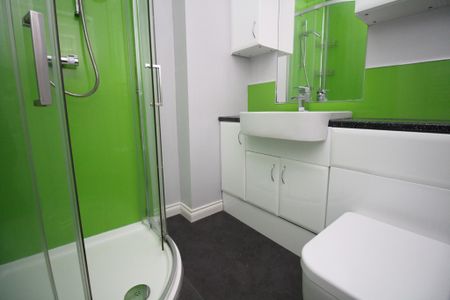 Queen Street, Kirkintilloch, East Dunbartonshire - Photo 5