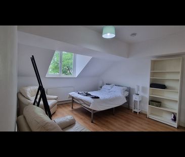 1 Bed Penthouse, Upper Brook Street, M13 - Photo 3