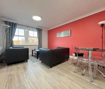 2 bedroom flat to rent - Photo 2