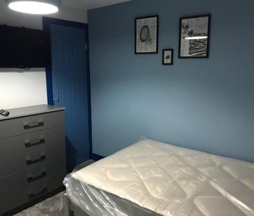 1 bedroom in a house share to rent - Photo 2