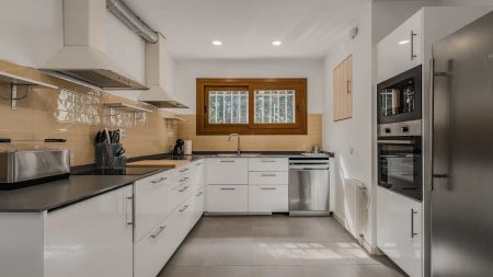 Room in shared apartment in Cerdanyola del Vallès - Foto 2