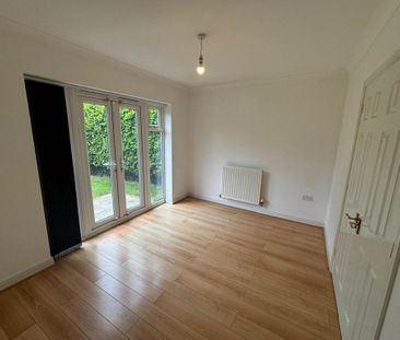 4 bedroom detached house to rent - Photo 2