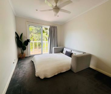 Stylish & Spacious Townhouse in a Prime Kiama Location - Photo 6