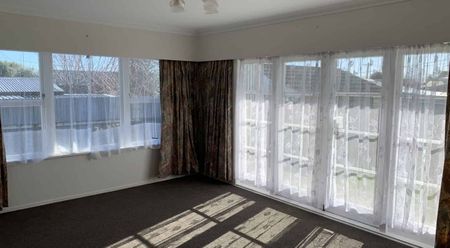 LEVIN - THREE BEDROOMS - Photo 2