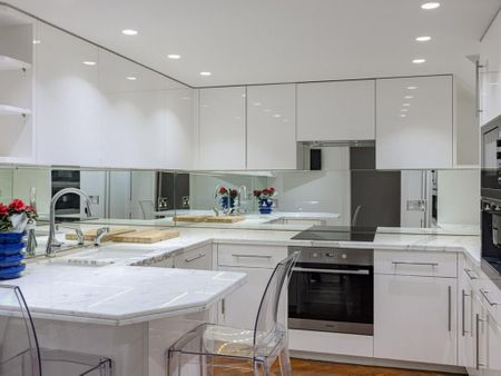 3 bedroom flat to rent - Photo 4