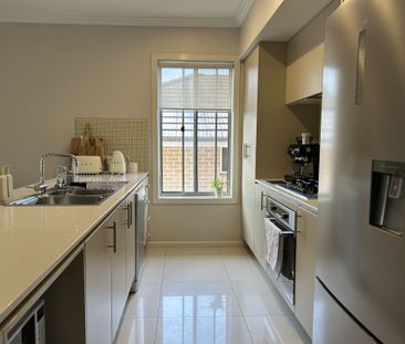 Modern two bedroom duplex - Photo 5