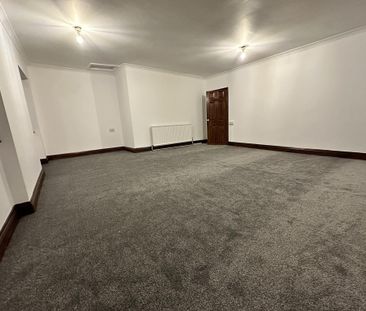 4 bedroom character property to rent - Photo 4