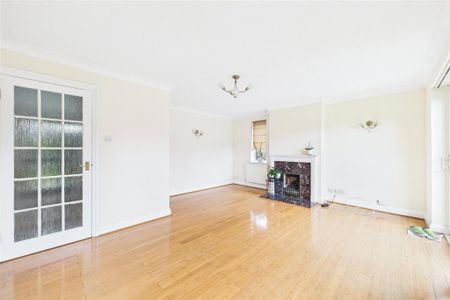 4 bedroom detached house to rent - Photo 2