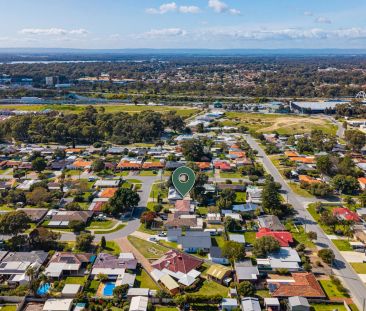 Central Mandurah Gem on 809sqm - Comfort, Character & Coastal Conve... - Photo 6