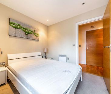 3 bedroom flat to rent - Photo 6