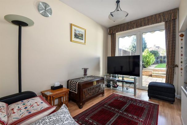 3 bedroom semi-detached house to rent - Photo 1