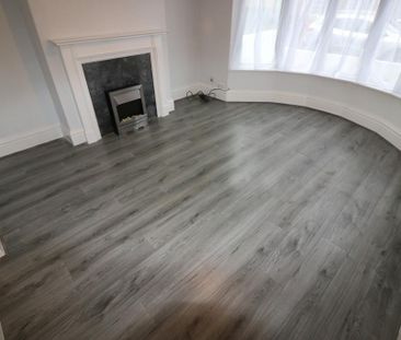 3 bedroom end of terrace house to rent - Photo 2