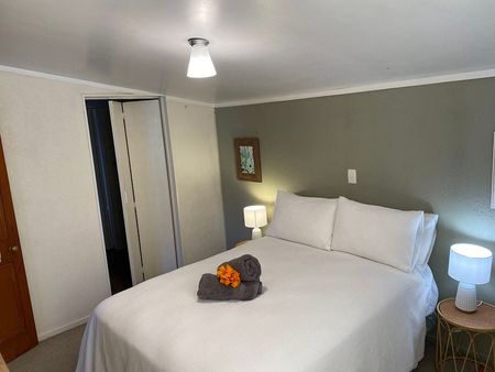 Fully furnished cottage/unit - Photo 4