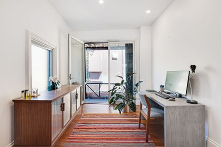 Expansive 249 sqm Three Bedroom Residence - Offered Unfurnished - Photo 3