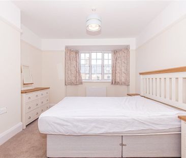 **Electricity included in rent** Three bedroom unfurnished house in... - Photo 4