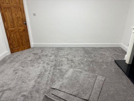 3 Bed Semi-Detached House, Coventry, CV6 - Photo 3