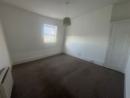 2 bed flat to rent in Warrior Square, St Leonards-On-Sea, TN37 - Photo 4