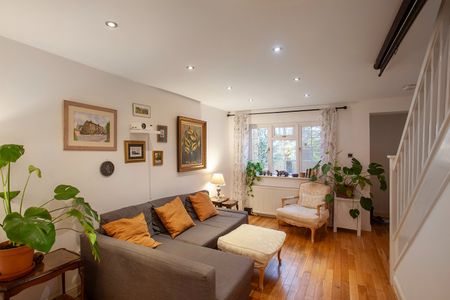 2 Bed Terraced House, Pendragon Walk, NW9 - Photo 3