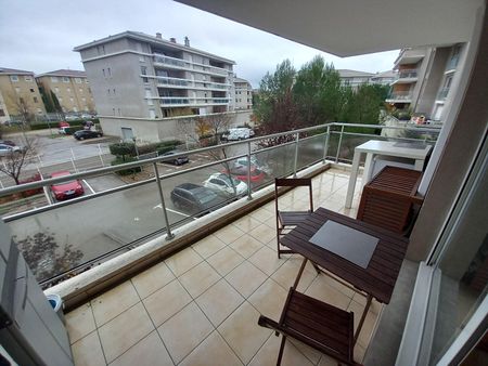 AIX LA DURANNE BEAU T2 MEUBLE AVEC TERRASSE ET BOX, - Photo 2
