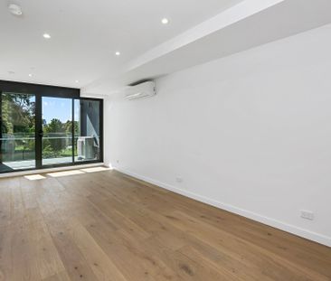 Stylish Apartment with Pakington Street On Your Doorstep - Photo 1