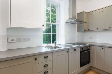 Duplex apartment in stunning Grade II listed building in central Tunbridge Wells location - Photo 2