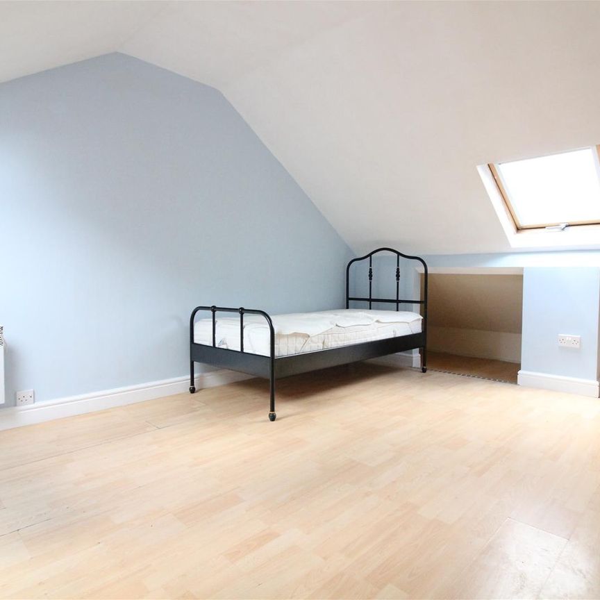 Chertsey Bridge Road, Chertsey - Photo 1