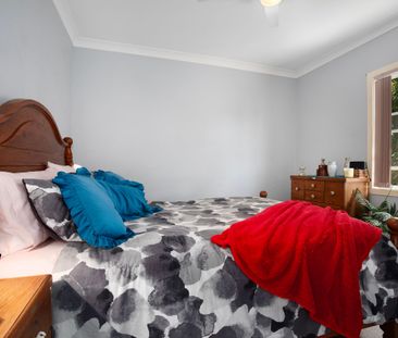 Charming Three Bedroom Home - Photo 2