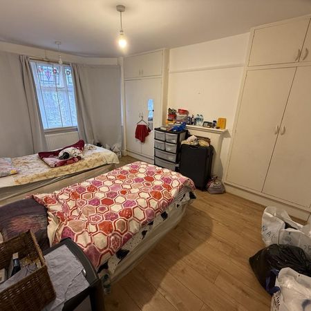 House share to rent - Photo 3