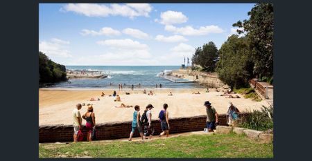 Freestanding Family Home With A Sunny Garden - Photo 4