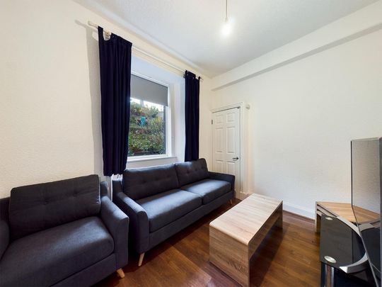 3 bedroom apartment to rent - Photo 1