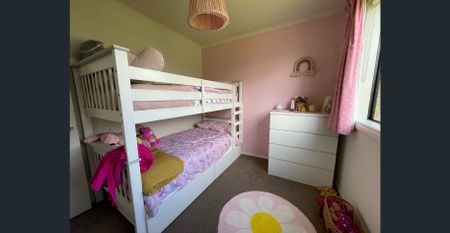 Family Living At Its Best - Photo 2