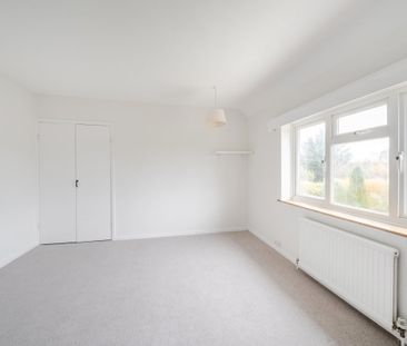 3 bedroom detached house to rent - Photo 4