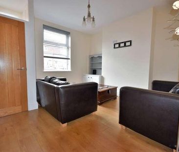 Vicarage Lane, Blackpool, FY4 - Photo 1