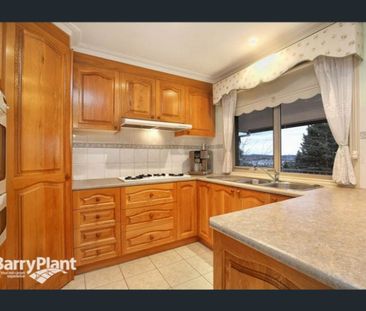 Room to Relax, Space to Entertain - Photo 6