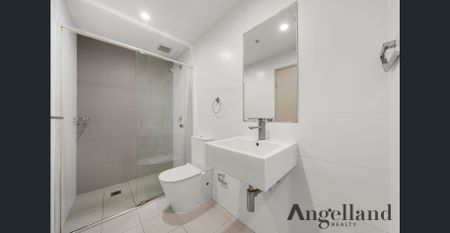 Sunny And Super Convenient Apartment In Heart Of Burwood - Photo 5