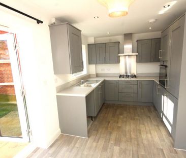3 bedroom semi-detached house to rent - Photo 5
