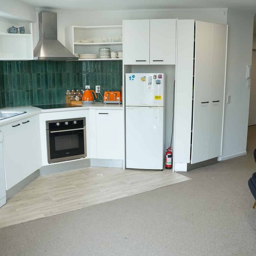 Smart City Fringe One-Bed - Grafton Convenience + Comfort - Photo 1