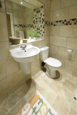 Kendal Lane, Hyde Park, Leeds - Photo 1