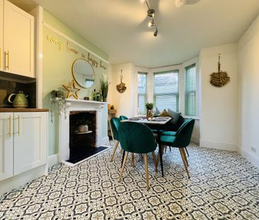 BEDROOM 4 – MEDIUM DOUBLEENSUITE - Photo 5