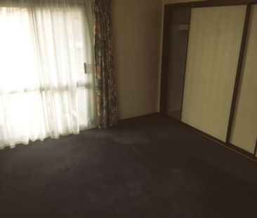 QUIET TWO BEDROOM HOME - Photo 4